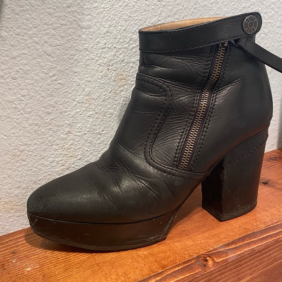 Acne Studios Leather Booties - Picture 4 of 7